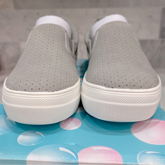 SODA Women’s Faux Leather Gray Croft Slip On - Picture 6 of 13